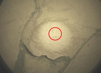Chữ khắc laser đầu tiên trên đá sao Hỏa Chữ khắc laser đầu tiên trên đá sao Hỏa