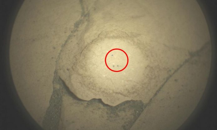 Chữ khắc laser đầu tiên trên đá sao Hỏa - Khám Phá Thế Giới - vansudia.net Chữ khắc laser đầu tiên trên đá sao Hỏa