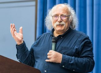 Giáo sư Nobel Vật lý bày cách cho sinh viên Việt làm nghiên cứu Giáo sư Nobel Vật lý bày cách cho sinh viên Việt làm nghiên cứu