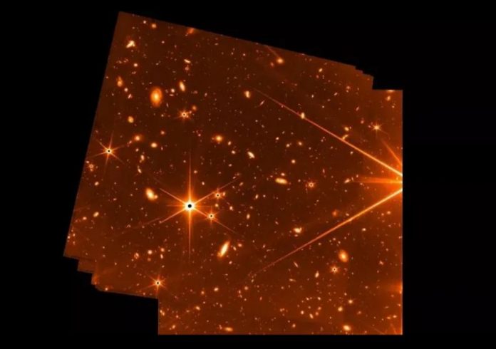 Hàng trăm thiên hà xa xôi được nhìn thấy qua kính viễn vọng James Webb