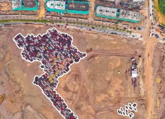 Kỷ lục chưa từng có: Gần 1700 xe ô tô xếp hình bản đồ Việt Nam Kỷ lục chưa từng có: Gần 1700 xe ô tô xếp hình bản đồ Việt Nam