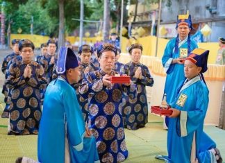 Các vua triều Nguyễn tưởng niệm ngày kinh thành Huế thất thủ thế nào?