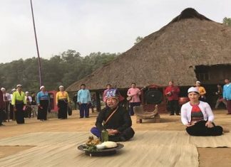 Bảo tồn ‘Biên niên sử truyền miệng’ xứ Mường Bảo tồn 'Biên niên sử truyền miệng' xứ Mường