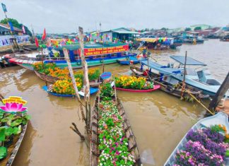 Khai mạc Ngày hội Du lịch ‘Văn hóa Chợ nổi Cái Răng’ lần thứ VI Khai mạc Ngày hội Du lịch 'Văn hóa Chợ nổi Cái Răng' lần thứ VI