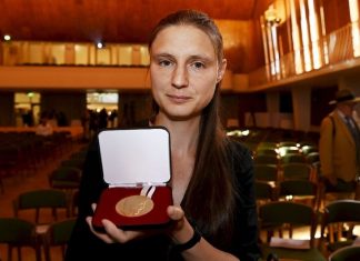 Nữ giáo sư Ukraine đoạt ‘Nobel toán học’ Fields Nữ giáo sư Ukraine đoạt 'Nobel toán học' Fields