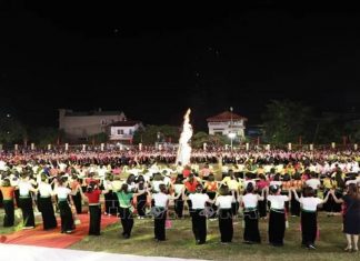 Trên 2.000 người sẽ tham gia màn đại xòe tại Lễ vinh danh ‘Nghệ thuật Xòe Thái’ Trên 2.000 người sẽ tham gia màn đại xòe tại Lễ vinh danh 'Nghệ thuật Xòe Thái'