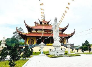 Uy nghi Tổ đình Phi Lai Uy nghi Tổ đình Phi Lai