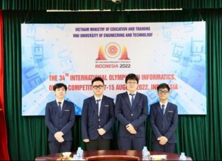 Cả đội tuyển giành huy chương Olympic Tin học quốc tế