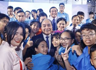 Chủ tịch nước mong muốn học sinh trường Hy Vọng vượt qua mất mát để vươn lên