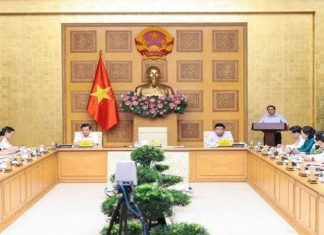 Đẩy mạnh phát triển thị trường nội địa, đồng thời đa dạng hóa các thị trường quốc tế Đẩy mạnh phát triển thị trường nội địa, đồng thời đa dạng hóa các thị trường quốc tế