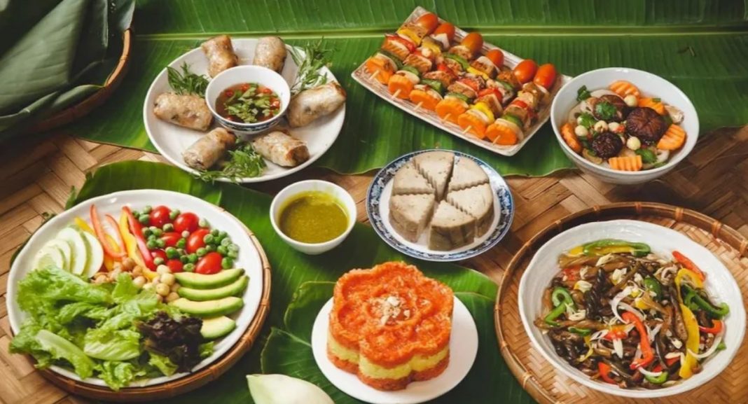 Mâm cúng Gia tiên Rằm tháng 7 cần có những gì? Mâm cúng Gia tiên Rằm tháng 7 cần có những gì