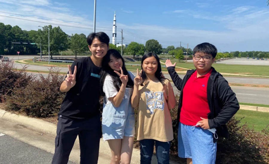 Nhom hoc sinh Viet Nam tham gia Trai he Khong gian 2022 min - Trải nghiệm khám phá vũ trụ của học sinh Việt tại Mỹ
