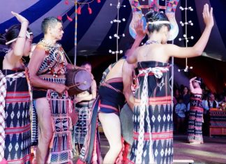 Sống dậy trống cổ người Cơ Tu Sống dậy trống cổ người Cơ Tu