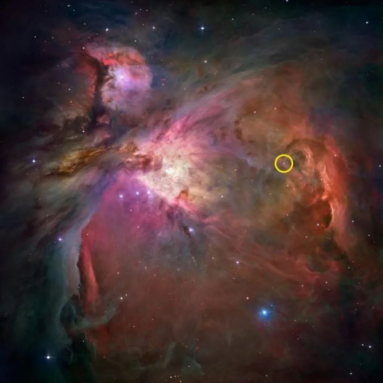Vong tron mau vang the hien vi tri cua HH 505 trong Tinh van Orion. min - Cận cảnh tinh vân Orion tuyệt đẹp ngỡ như siêu thực qua Kính Hubble