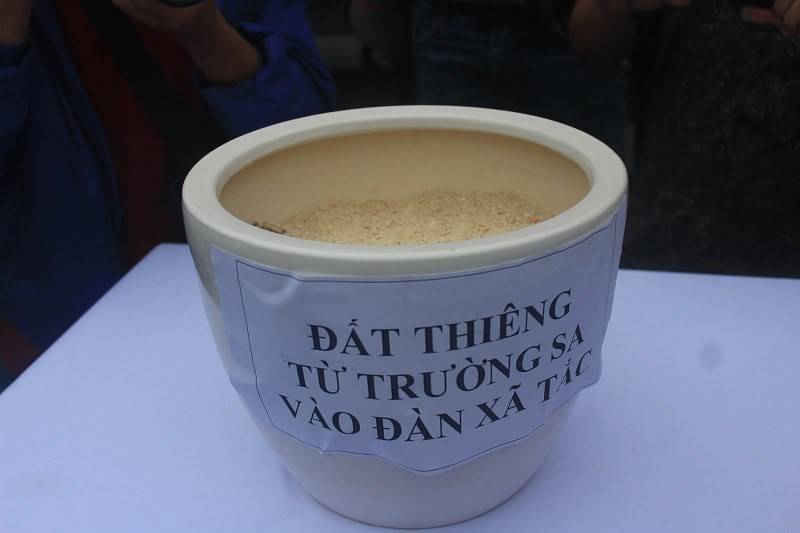 Đất thiêng từ Trường Sa vào đàn Xã Tắc