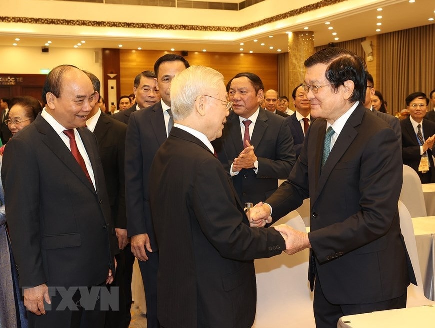 Tổng Bí thư Nguyễn Phú Trọng, Chủ tịch nước Nguyễn Xuân Phúc và nguyên Chủ tịch nước Trương Tấn Sang dự lễ kỷ niệm.