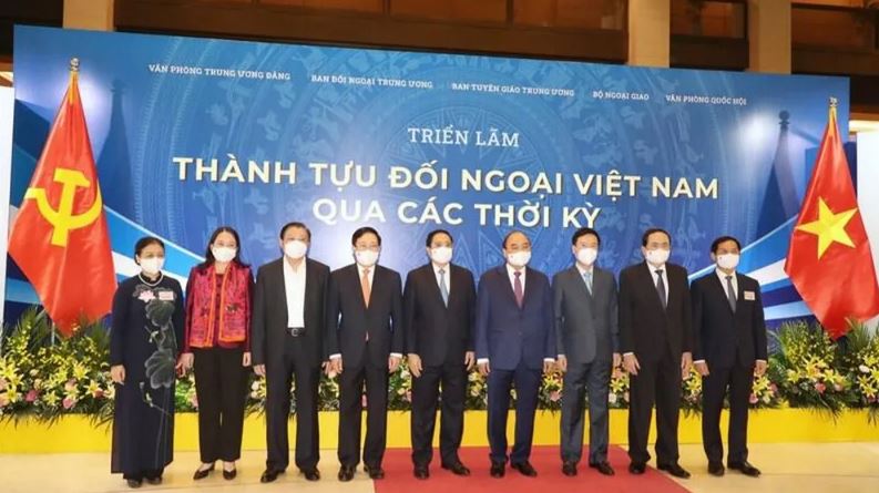 Nhằm thúc đẩy mối quan hệ kinh tế giữa Việt Nam và thế giới, các nhiệm vụ trọng tâm trong công tác ngoại giao kinh tế ngày càng được chú trọng. Năm 2024, Việt Nam sẽ tổ chức nhiều sự kiện quan trọng liên quan đến ngoại giao kinh tế, mở rộng thị trường tiềm năng và nâng cao vai trò của Việt Nam trên trường quốc tế. Hình ảnh về ngoại giao kinh tế sẽ giới thiệu đến khán giả những cơ hội và tiềm năng mà Việt Nam đang nỗ lực phát triển.