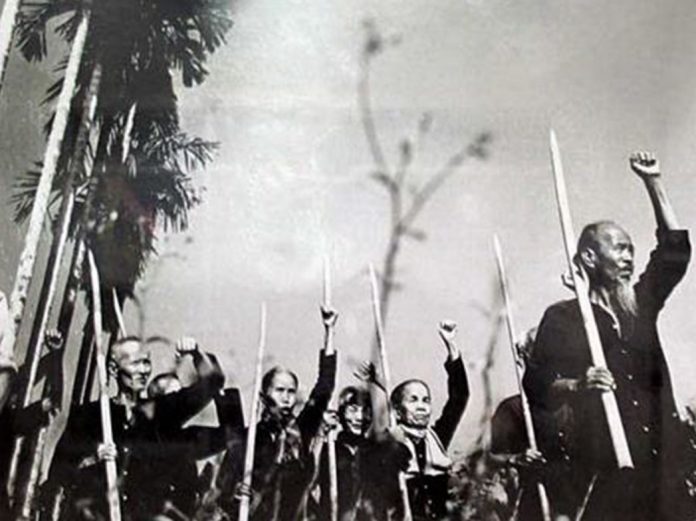 Nam Bộ kháng chiến năm ấy, cả biển người và rừng cờ hoa tràn về Sài Gòn