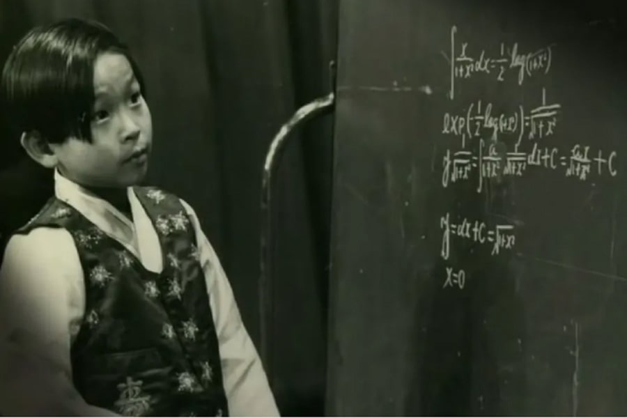 Kim Ung Yong 1962 la mot cuu than dong den tu Han Quoc min - Những thiên tài có IQ "vô cực", thông minh hơn cả Einstein. Nhưng chưa có ai vượt được Einstein