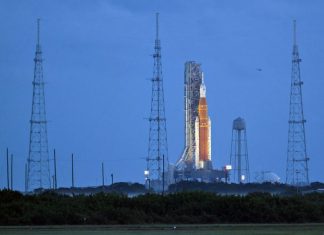 NASA lần thứ 2 hoãn phóng tên lửa lên 'thăm chị Hằng'
