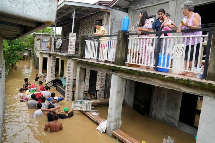 Philippines thiệt hại nặng nề sau khi bị bão Noru càn quét
