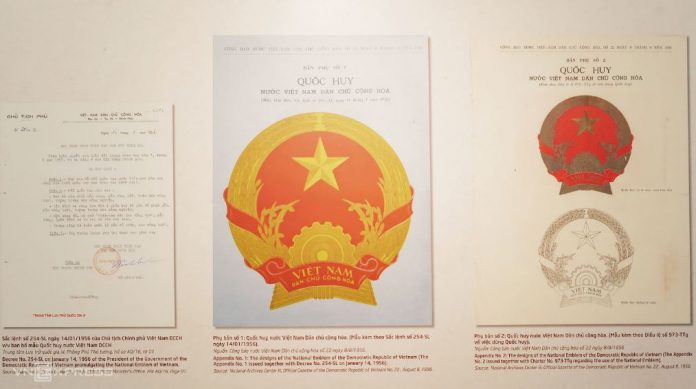 Quốc huy chính thức của nước Việt Nam Dân chủ Cộng hòa.