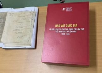Thăm nơi lưu giữ Tập Sắc lệnh của Chủ tịch Chính phủ lâm thời Việt Nam