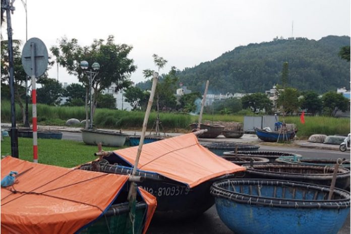Vượt qua bão giông - Tác giả: Lê Anh Dũng - vansudia.net Vượt qua bão giông - Tác giả: Lê Anh Dũng