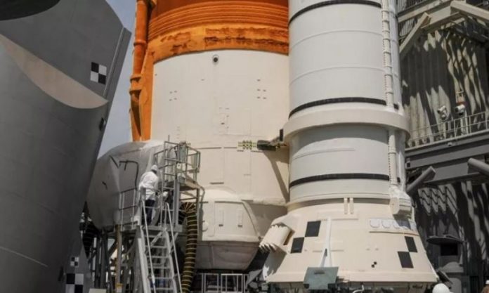 NASA sửa thành công tên lửa phóng tàu tới Mặt Trăng