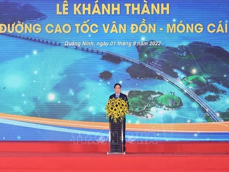 Thủ tướng Phạm Minh Chính phát biểu tại lễ khánh thành tuyến đường cao tốc Vân Đồn-Móng Cái. 