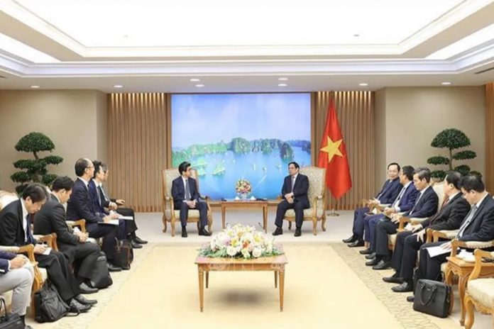 Thủ tướng Phạm Minh Chính tiếp Thống đốc Ngân hàng Hợp tác quốc tế Nhật Bản