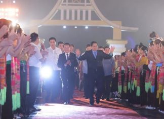 Thủ tướng dự Lễ đón nhận bằng của UNESCO vinh danh Nghệ thuật Xòe Thái Thủ tướng dự Lễ đón nhận bằng của UNESCO vinh danh Nghệ thuật Xòe Thái