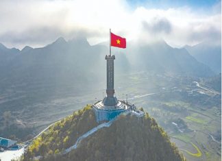 Trên chóp nón TỔ QUỐC - Tác giả: Cao Xuân Thái