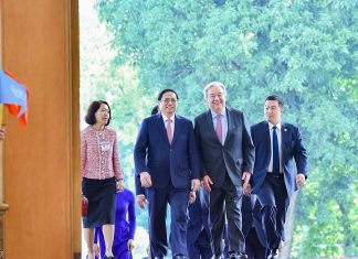 Thủ tướng Chính phủ Phạm Minh Chính tiếp Tổng thư ký Liên hợp quốc (LHQ) António Guterres đang có chuyến thăm chính thức Việt Nam từ ngày 21-22/10 theo lời mời của Chủ tịch nước Nguyễn Xuân Phúc, nhân dịp kỷ niệm 45 năm Việt Nam gia nhập Liên hợp quốc (1977-2022).