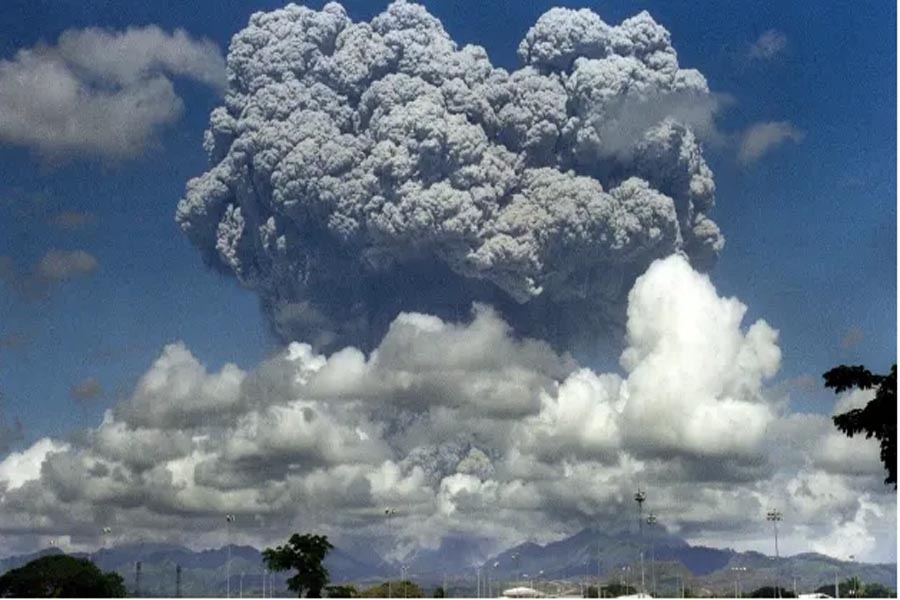 Đám mây tro bụi cao tới trên dưới 20km, là hệ quả sau vụ phun trào núi lửa Pinatubo vào ngày 16/6/1991 - sự kiện phun trào lớn thứ hai trong thế kỷ 20