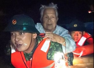 Đà Nẵng ngập lịch sử: Nước dâng thần tốc, dân mắc kẹt tại nhà, kêu cứu khắp nơi