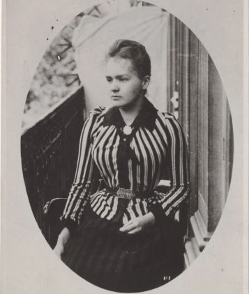 Marie Curie năm 25 tuổi, 1892