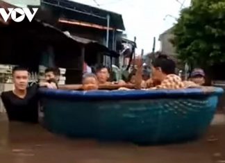 Mưa lớn tại Khánh Hòa làm ngập 50 căn nhà, 1 người bị thương