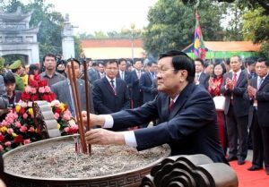 Nguyên Chủ tịch nước Trương Tấn Sang dự kỷ niệm 1.975 năm khởi nghĩa Hai Bà Trưng Nguyên Chủ tịch nước Trương Tấn Sang dự kỷ niệm 1.975 năm khởi nghĩa Hai Bà Trưng