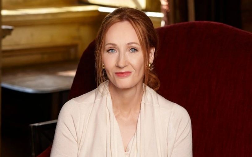 Nhà văn J.K Rowling trở thành tỷ phú nhờ viết văn.