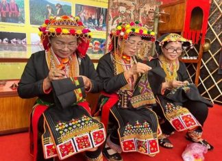 Rực rỡ sắc màu trong ngày hội văn hóa dân tộc Dao toàn quốc lần thứ II