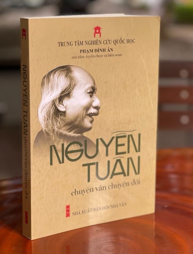 Sách Nguyễn Tuân - Chuyện văn chuyện đời.
