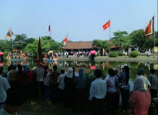 Tái hiện lễ rước cổ truyền với gần 500 người tham gia tại Lễ hội chùa Keo Thái Bình Tái hiện lễ rước cổ truyền với gần 500 người tham gia tại Lễ hội chùa Keo Thái Bình