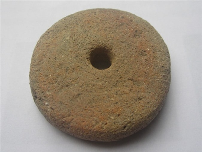Dọi xe sợi ở di chỉ Đồi Giám (Việt Trì) thuộc văn hóa Phùng Nguyên cách nay 4.500 năm. Dọi xe sợi ở di chỉ Đồi Giám (Việt Trì) thuộc văn hóa Phùng Nguyên cách nay 4.500 năm.
