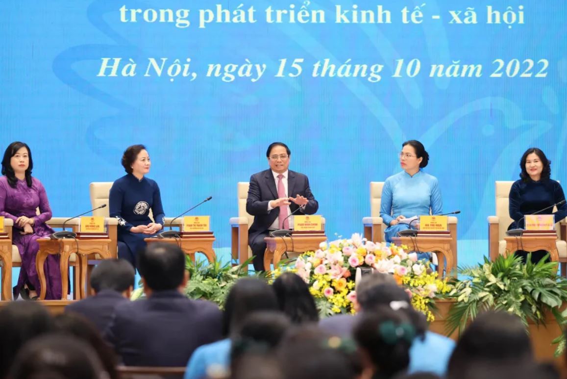 Thủ tướng Phạm Minh Chính đối thoại với phụ nữ Việt Nam nhân ngày 20/10