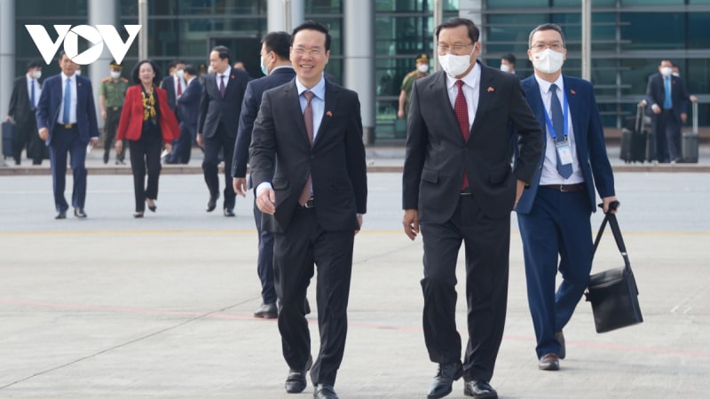 Thường trực Ban Bí thư Võ Văn Thưởng, Trưởng Ban Tổ chức Trung ương Trương Thị Mai cùng nhiều vị lãnh đạo tháp tùng Tổng Bí thư trong chuyến thăm Trung Quốc lần này.