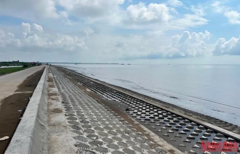 Tỉnh Bến Tre được đầu tư xây dựng bờ kè kiên cố tại khu vực bờ biển Ba Tri.