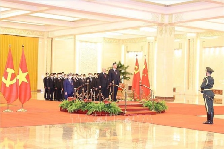 Tổng Bí thư Nguyễn Phú Trọng và Tổng Bí thư, Chủ tịch Trung Quốc Tập Cận Bình duyệt đội Danh dự.