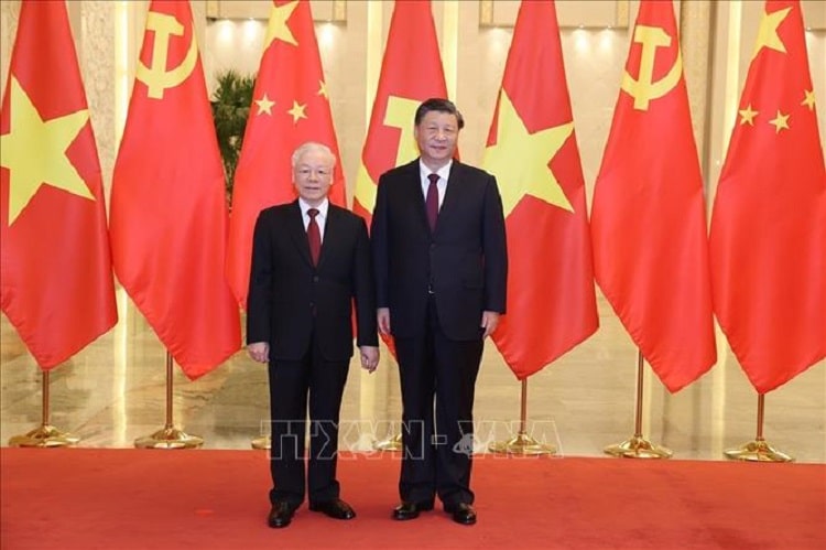 ổng Bí thư Nguyễn Phú Trọng và Tổng Bí thư, Chủ tịch nước Trung Quốc Tập Cận Bình chụp ảnh chung.