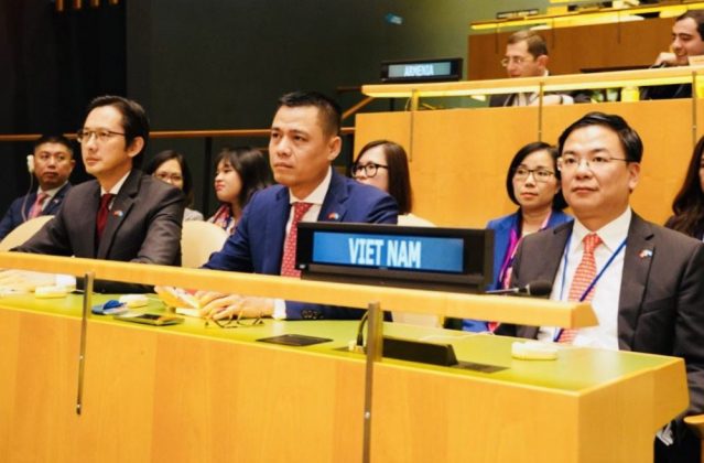 Đoàn Việt Nam tham dự phiên họp bỏ phiếu và công bố kết quả thành viên Hội đồng Nhân quyền Liên Hợp Quốc nhiệm kỳ 2023-2025. Ảnh: Phái đoàn Việt Nam tại Liên Hợp Quốc